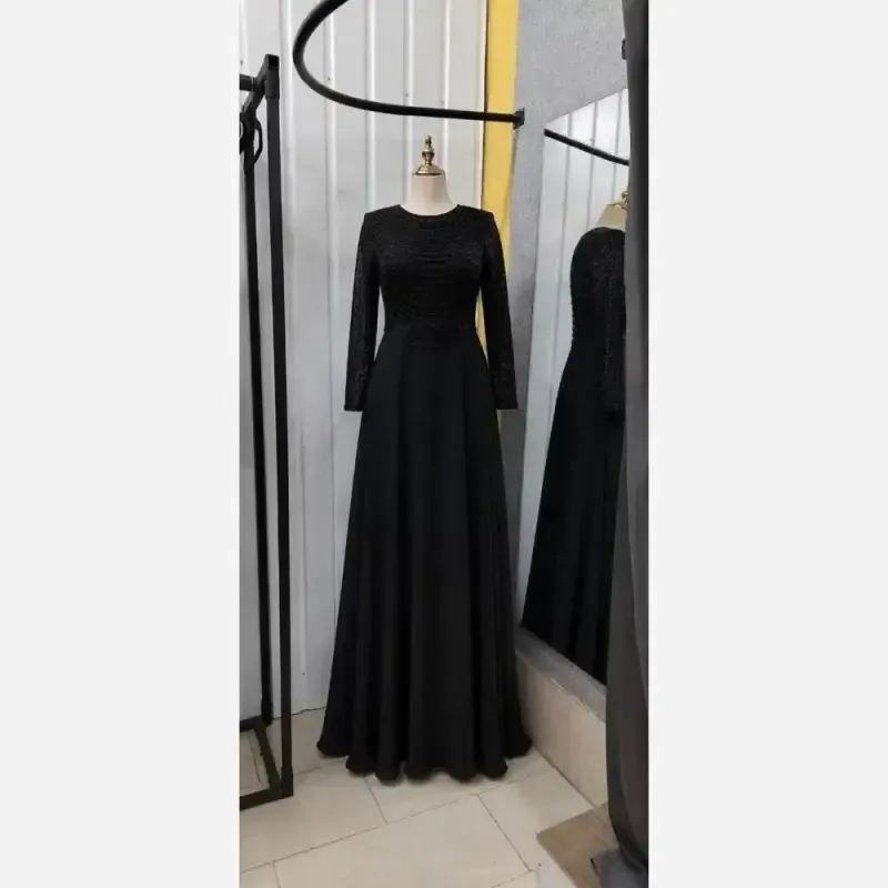 پیراهن مجلسی زنانه دانتل چمنی مشکی بلند سنگدوزی شده کاپدار سایز بزرگ